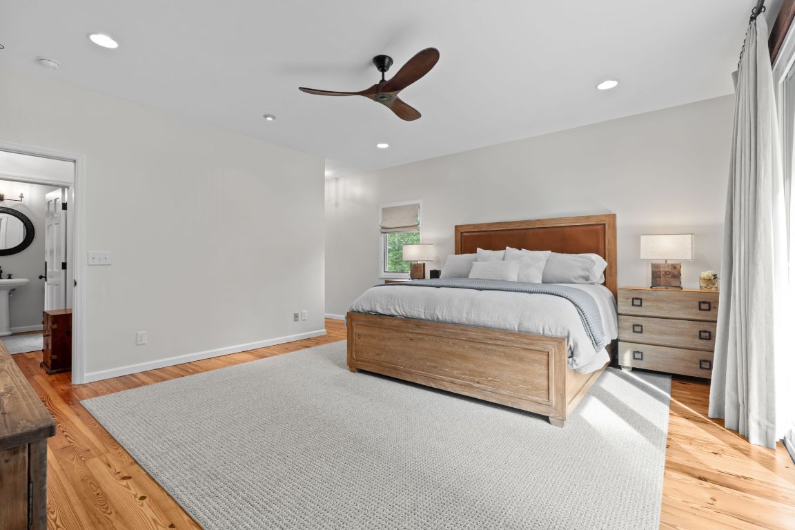 891 Crescent Trail