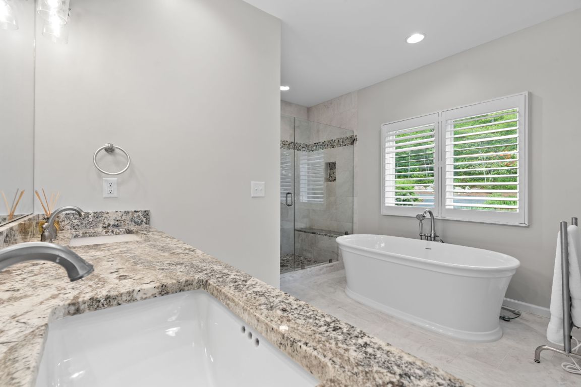 891 Crescent Trail
