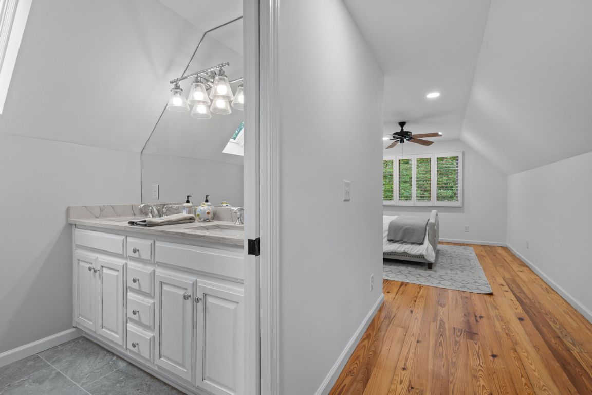 891 Crescent Trail