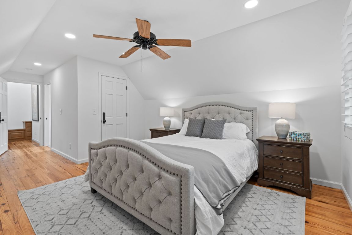 891 Crescent Trail