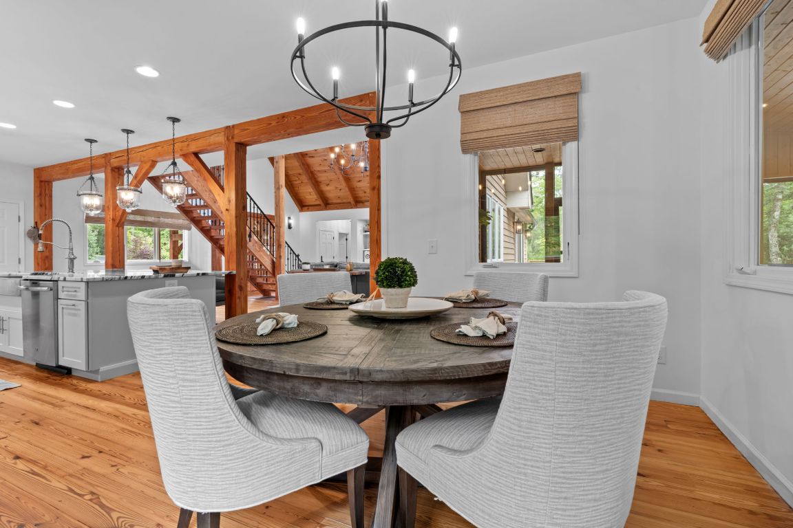 891 Crescent Trail