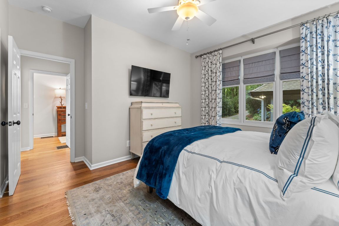 16 Hemlock Way