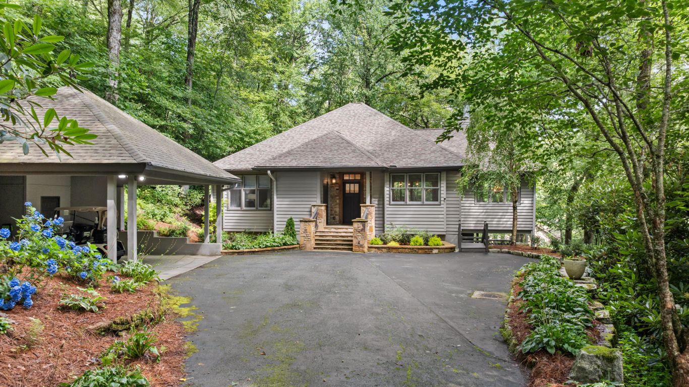 16 Hemlock Way