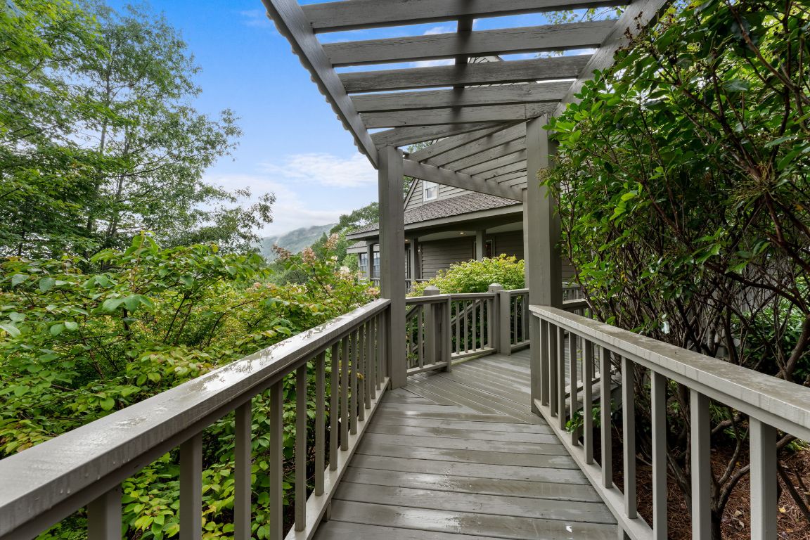 1031 W Rochester Drive