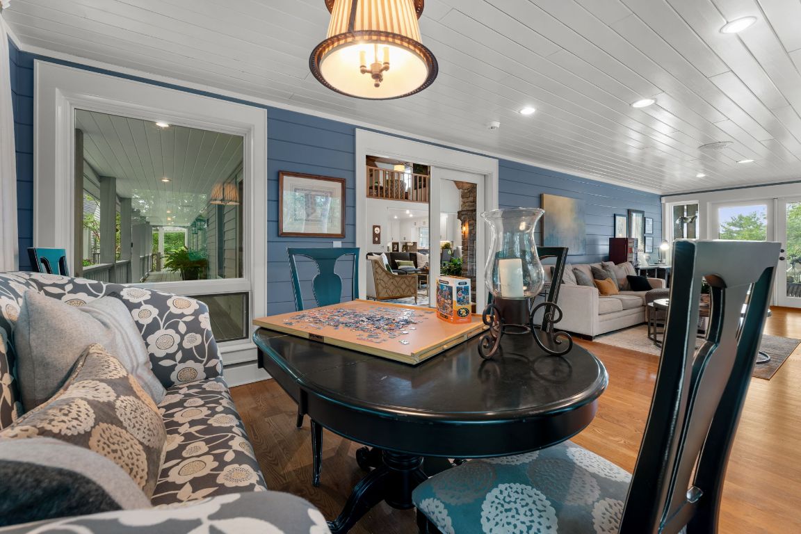 1031 W Rochester Drive