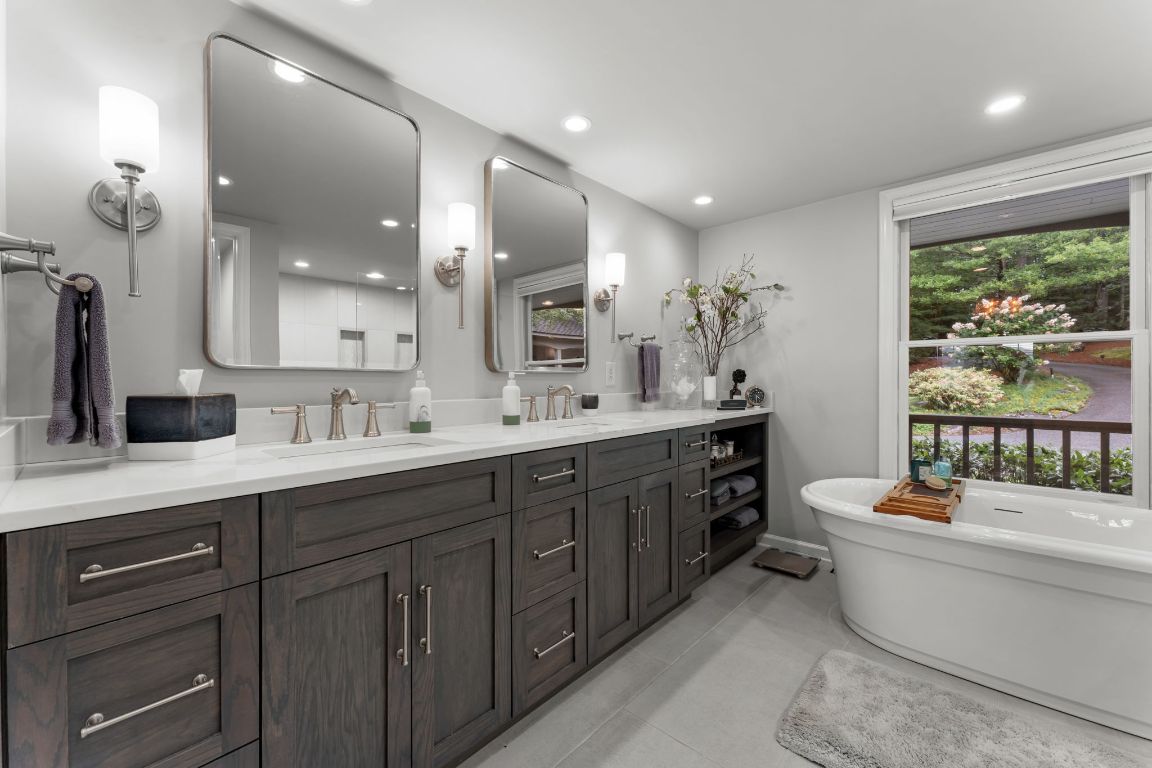 1031 W Rochester Drive