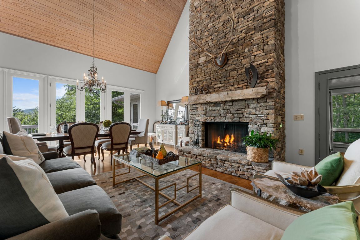 1031 W Rochester Drive