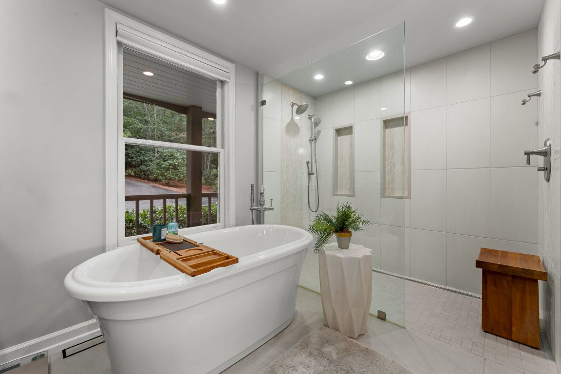 1031 W Rochester Drive