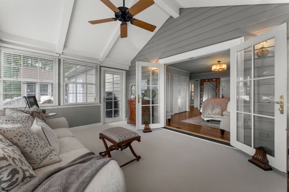 1031 W Rochester Drive