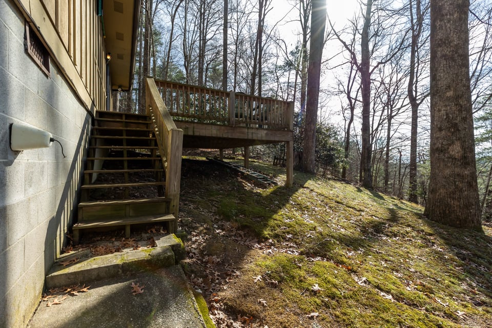 1696 Clear Creek Road