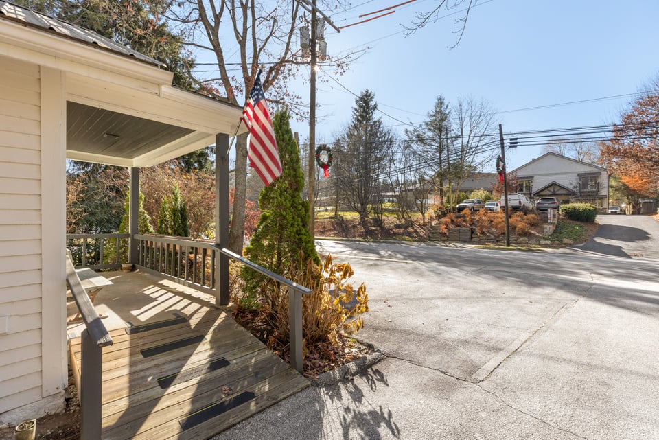 641 N 4th Street