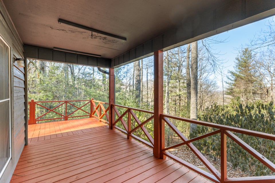 795 Buck Falls Road