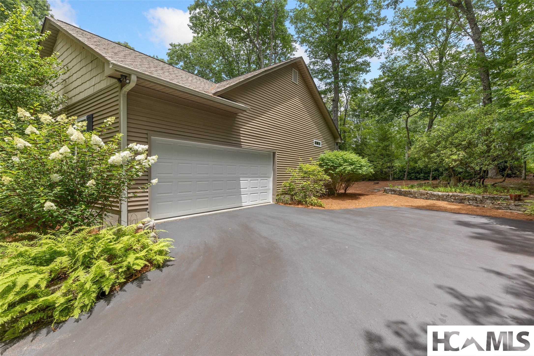 141 Dolly Lane