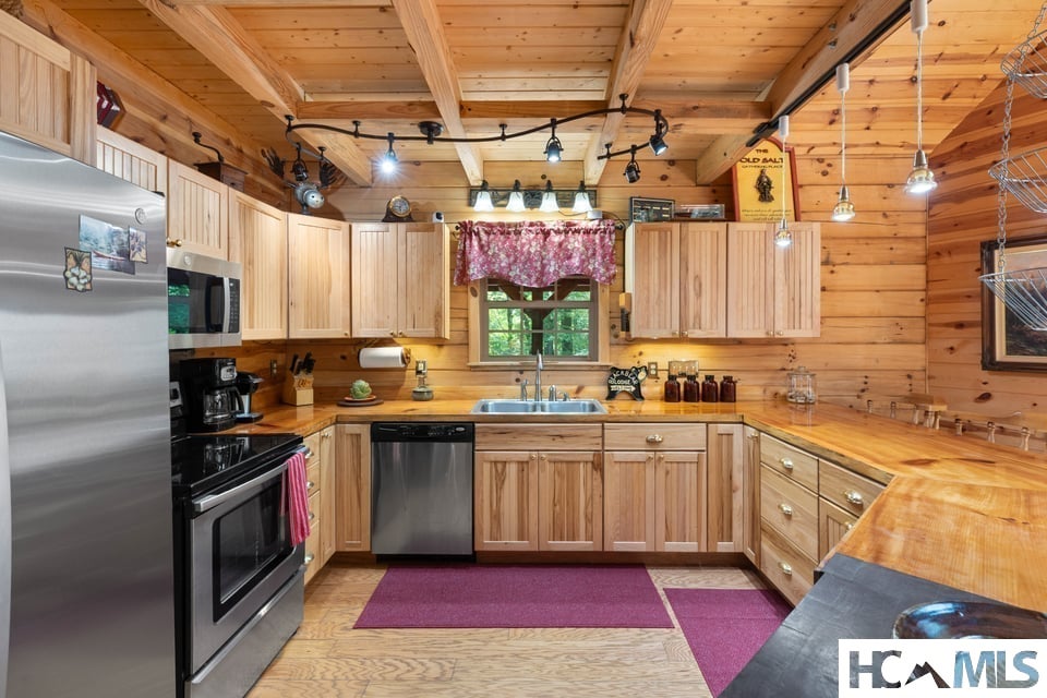 4435 Flat Mountain Road