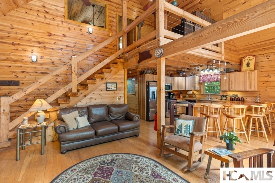 4435 Flat Mountain Road