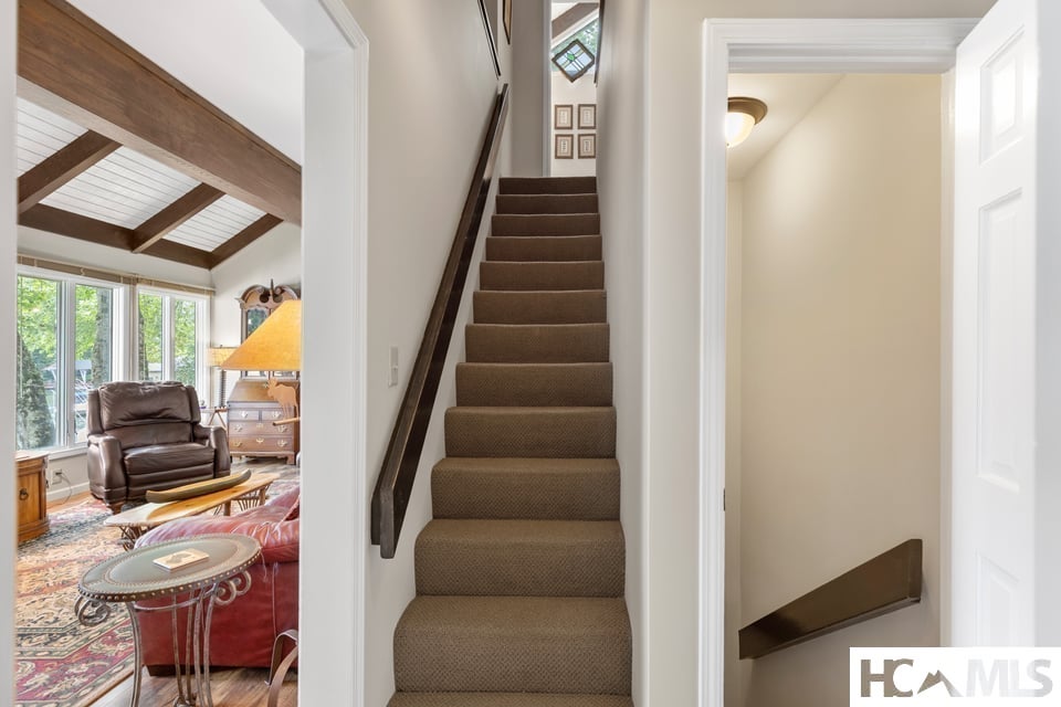 82 Innsbrook Drive
