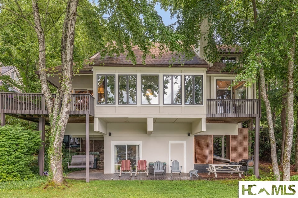 82 Innsbrook Drive
