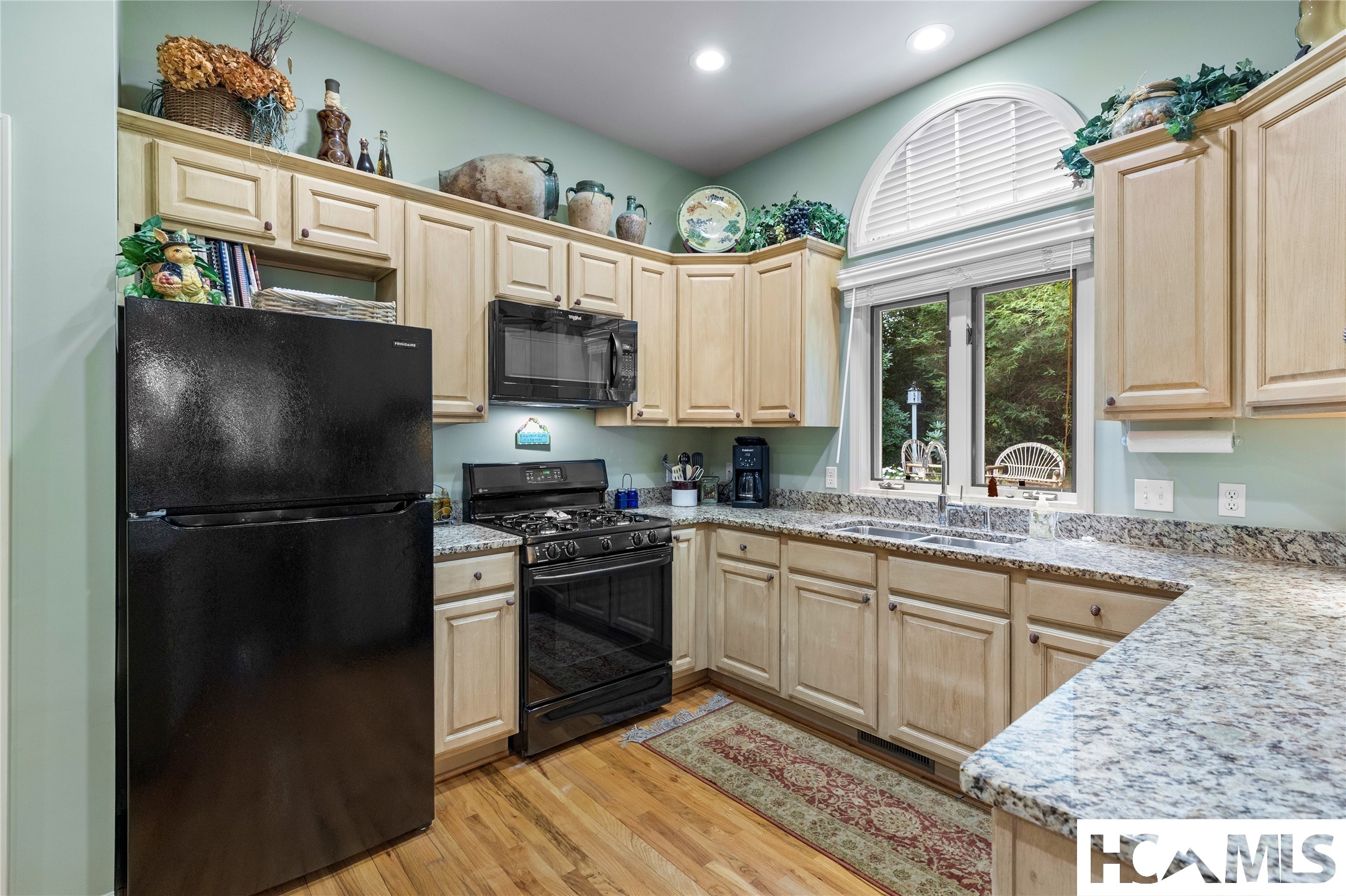 21 Crescent Trail