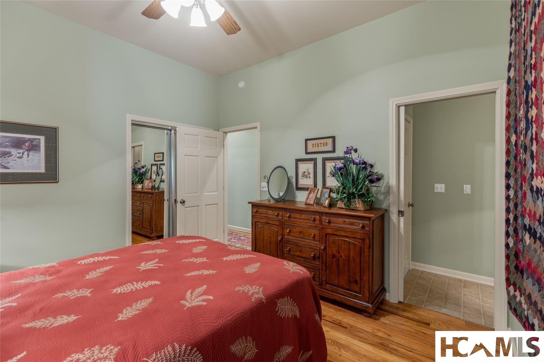 21 Crescent Trail