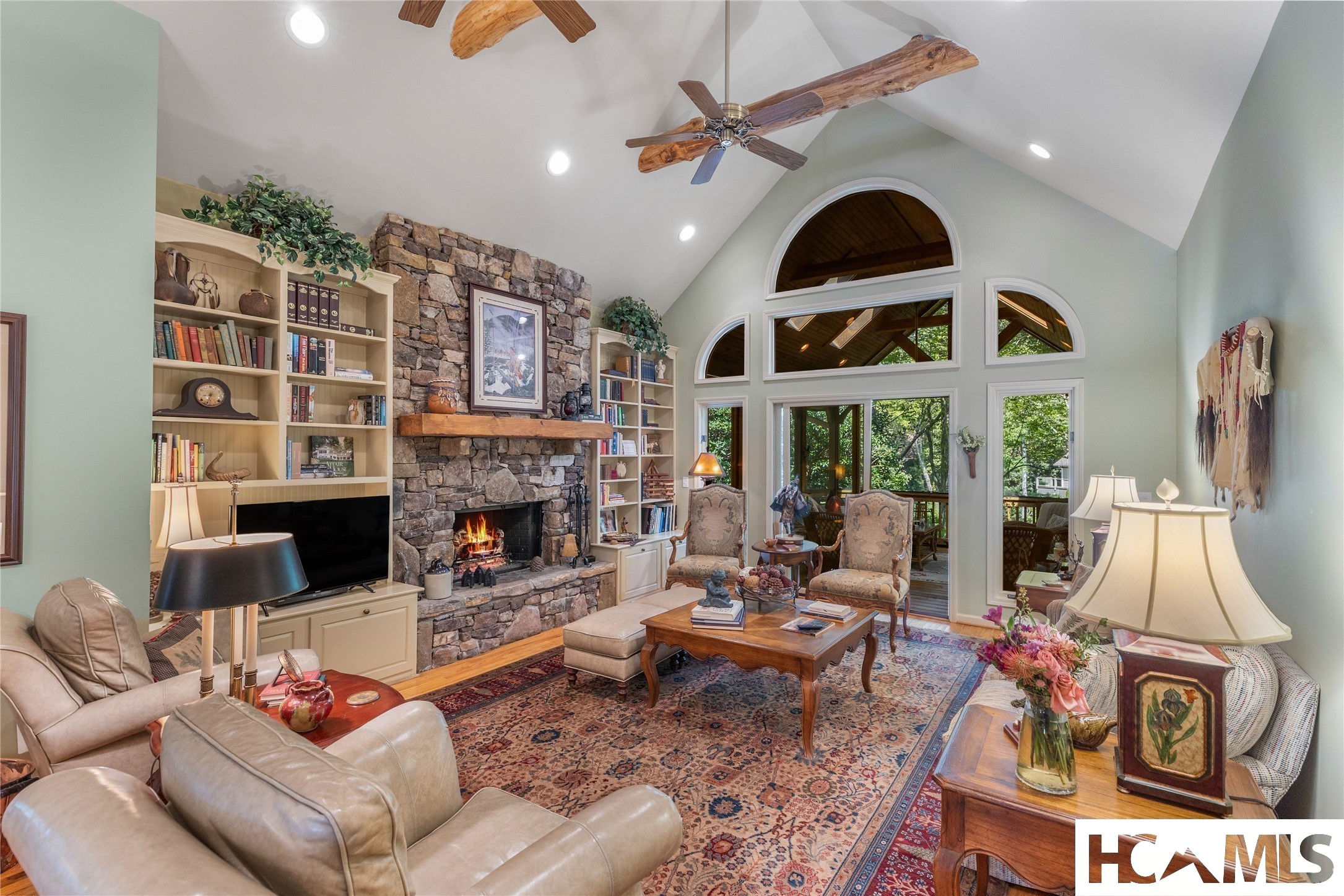 21 Crescent Trail