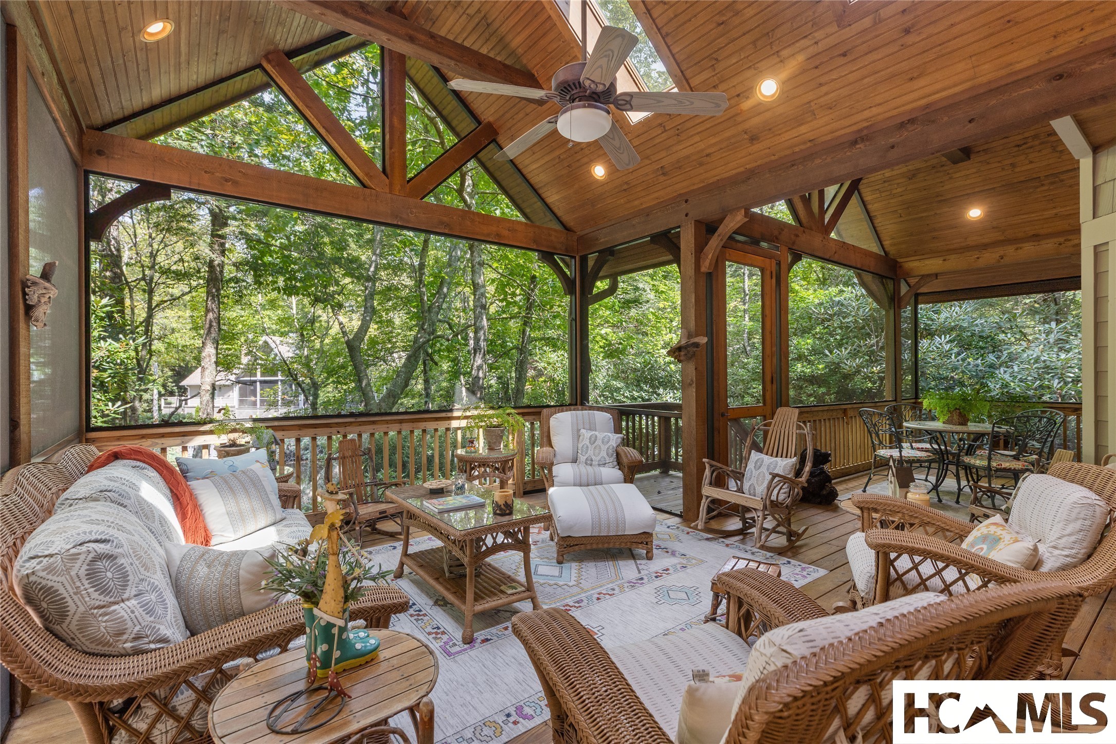 21 Crescent Trail