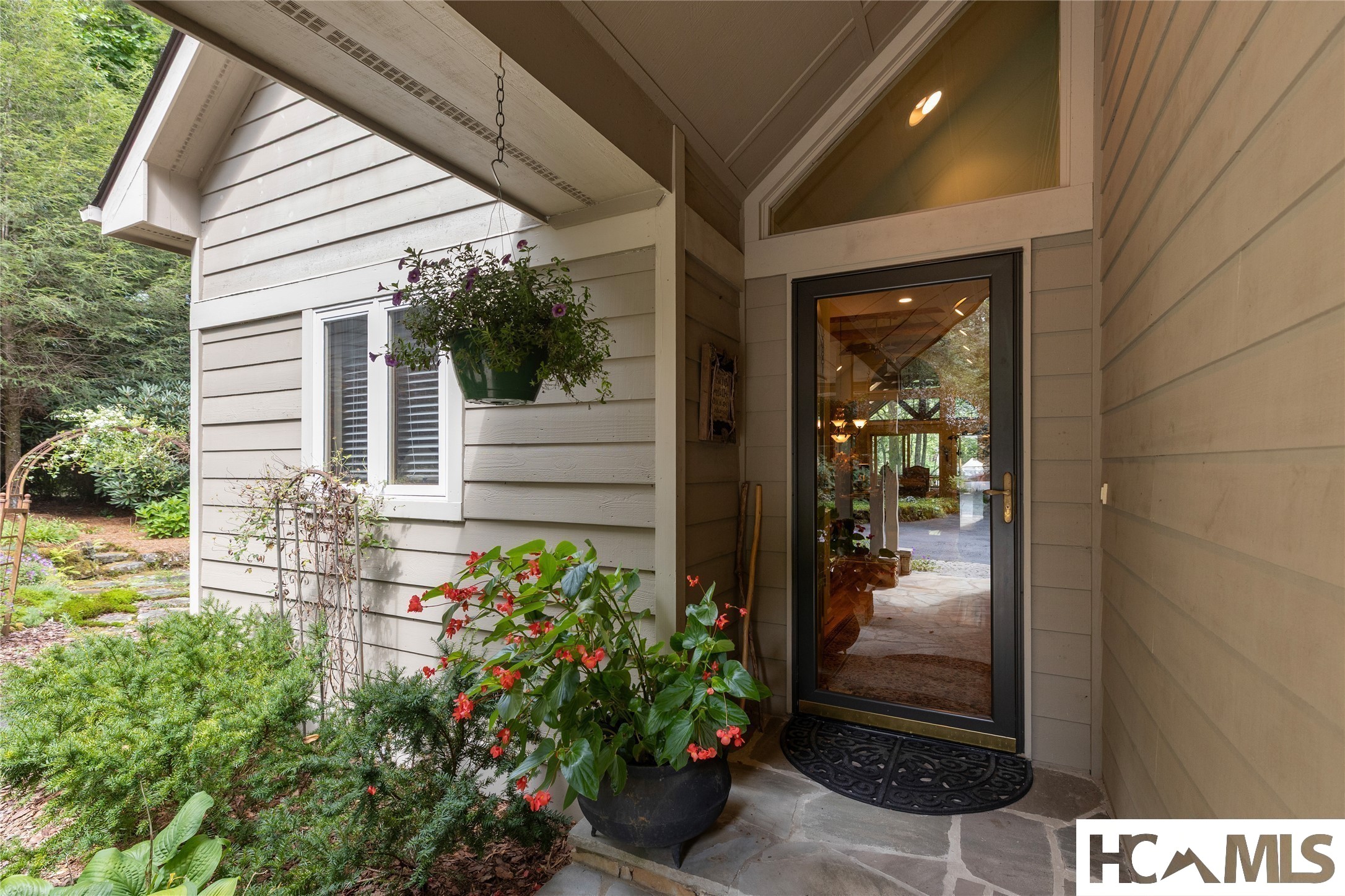 21 Crescent Trail