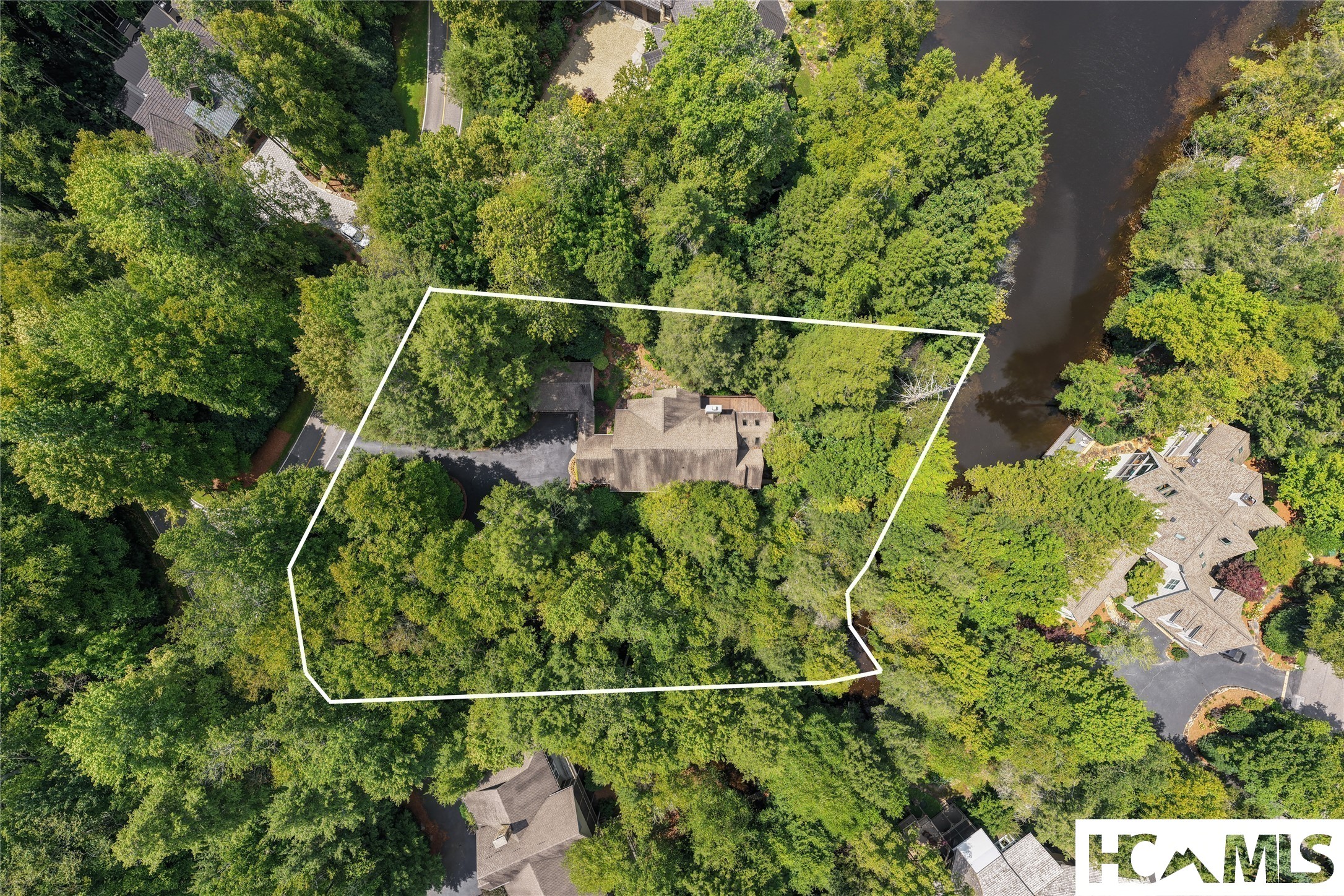 21 Crescent Trail