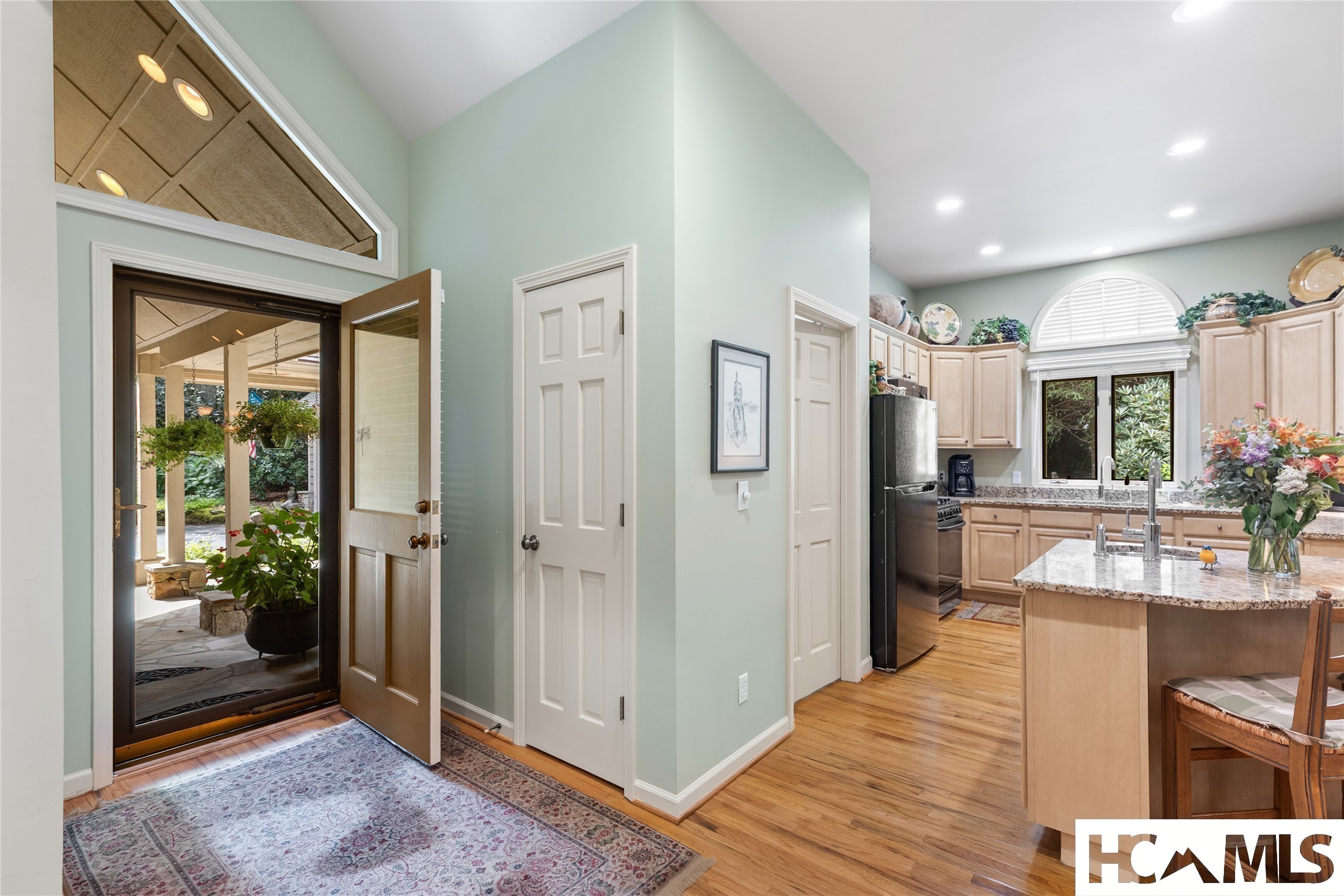 21 Crescent Trail