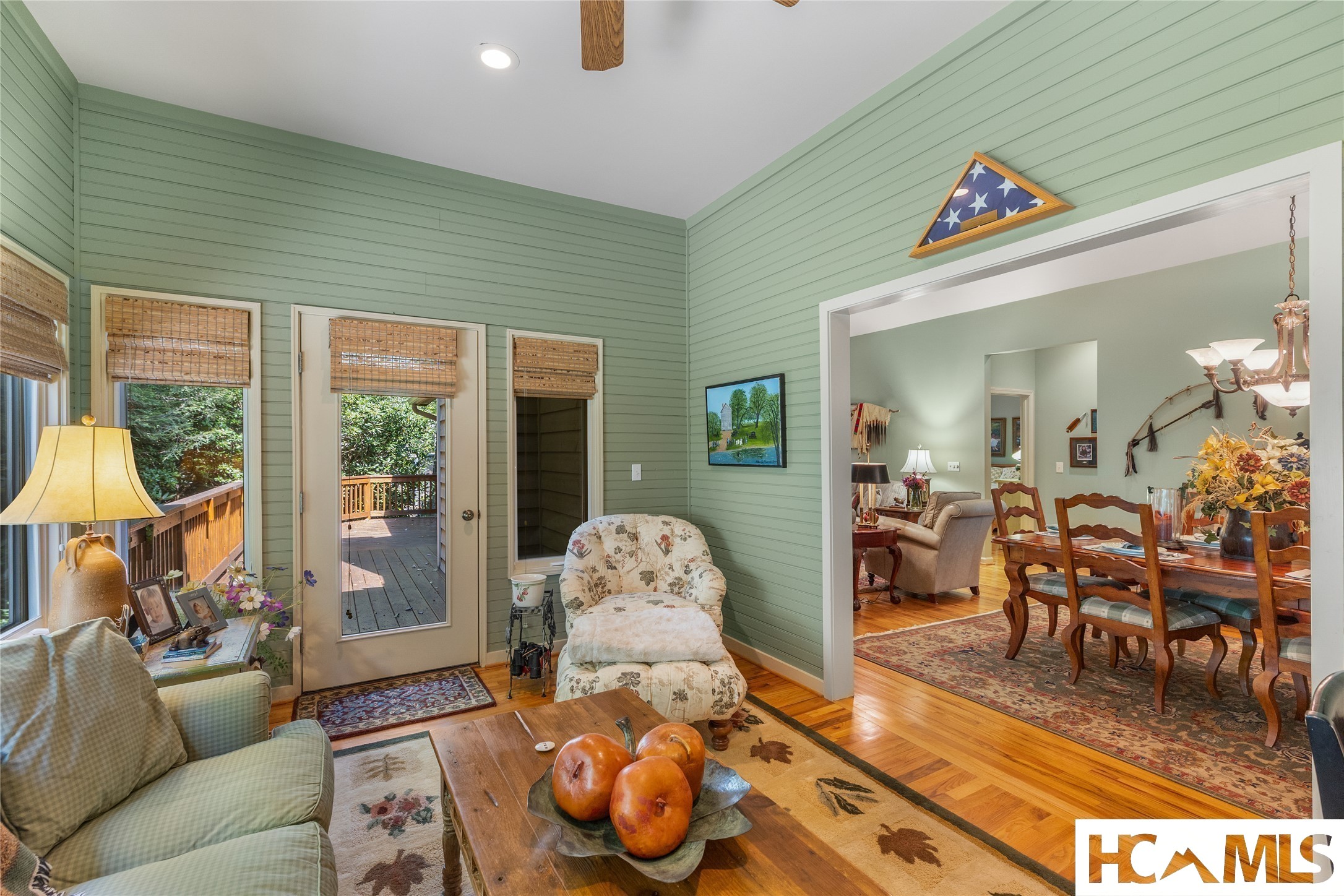 21 Crescent Trail
