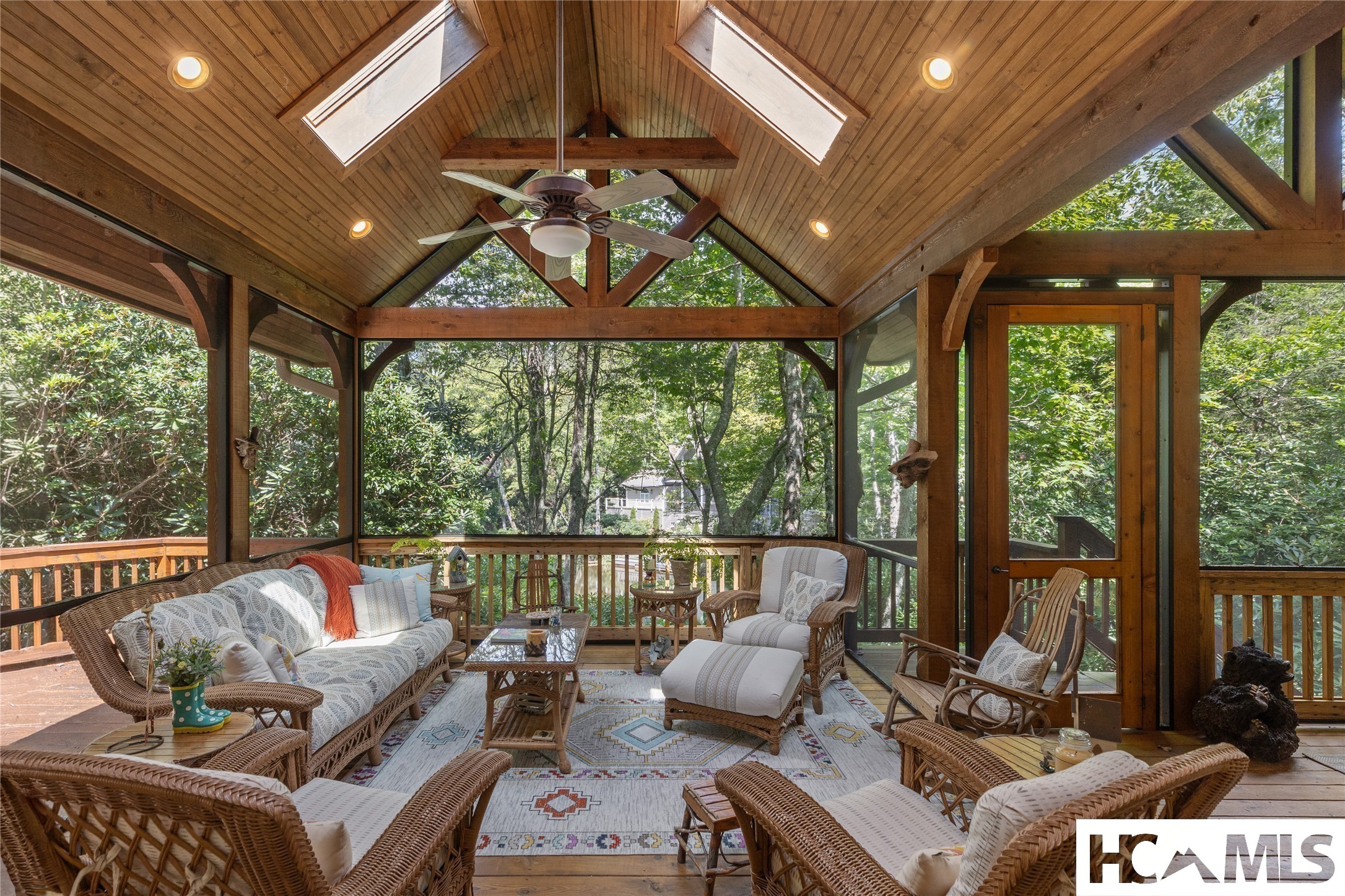21 Crescent Trail