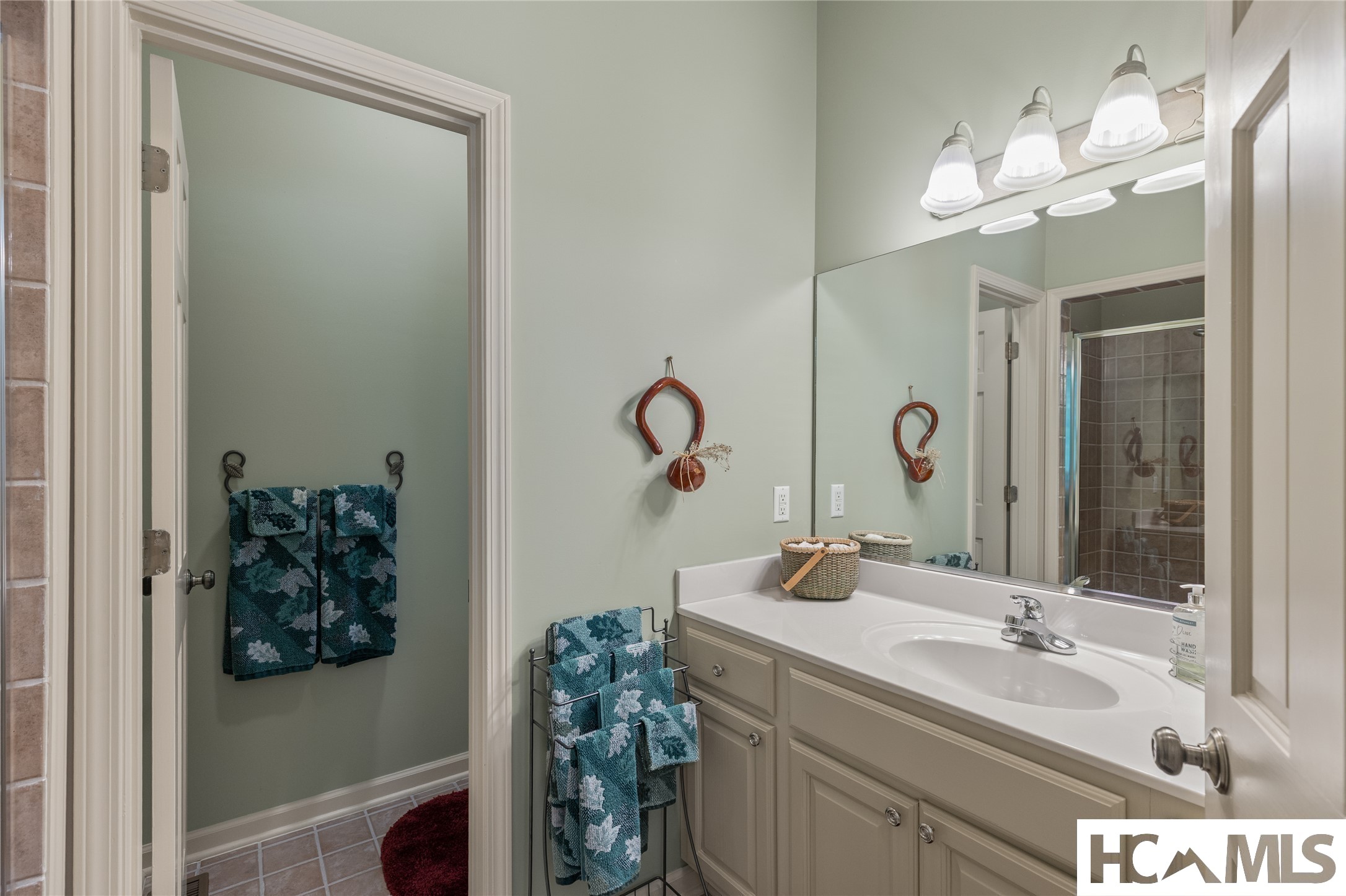 21 Crescent Trail