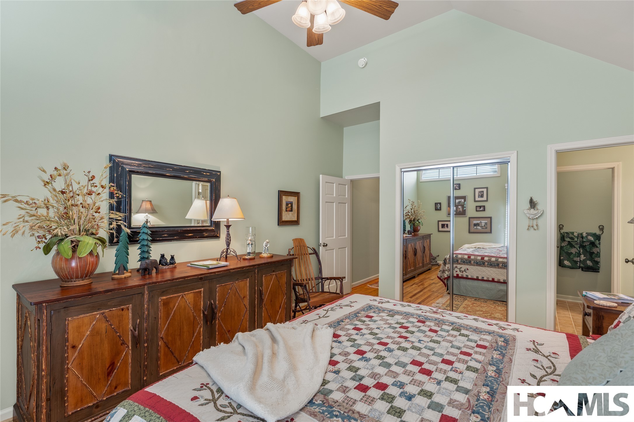 21 Crescent Trail