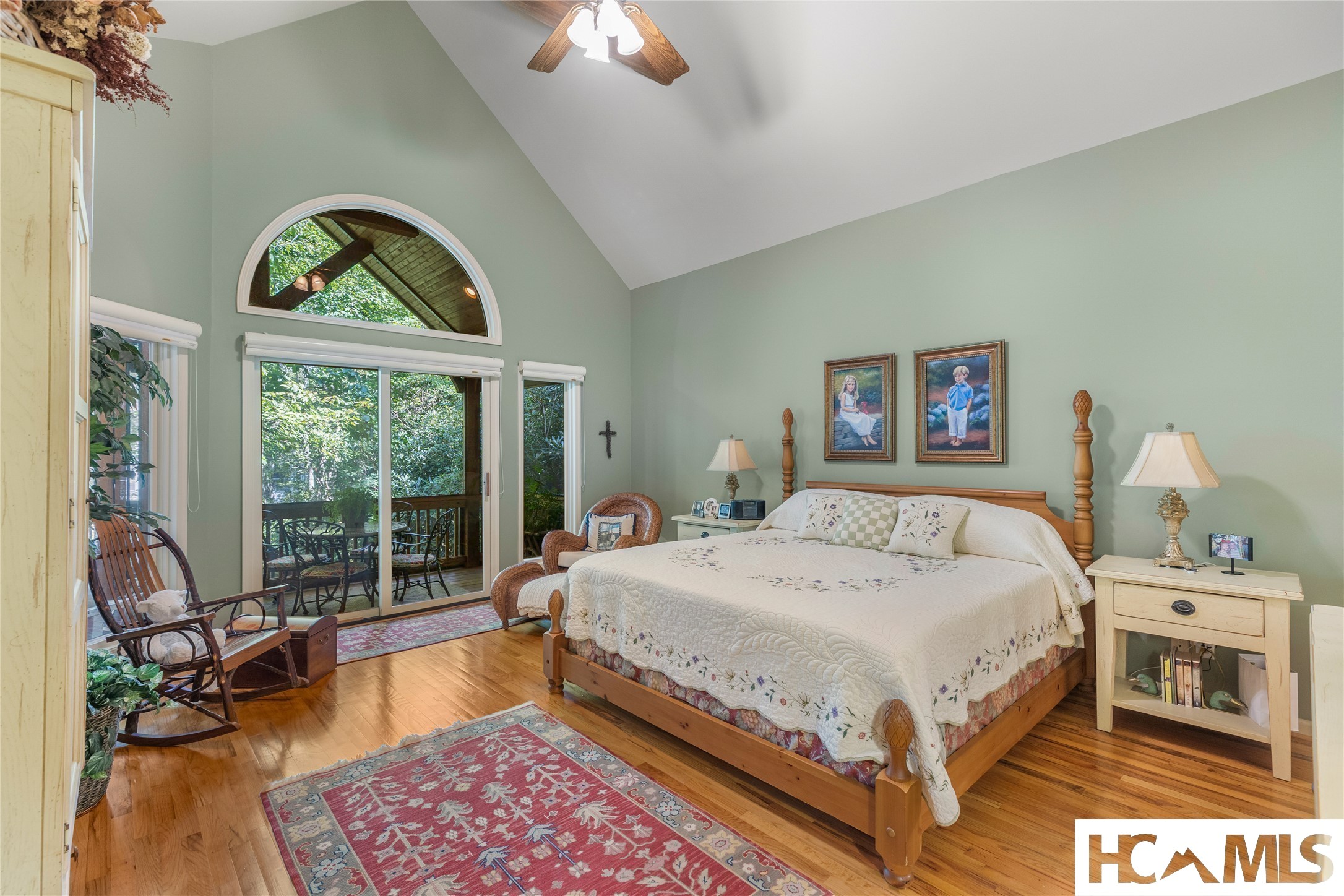 21 Crescent Trail