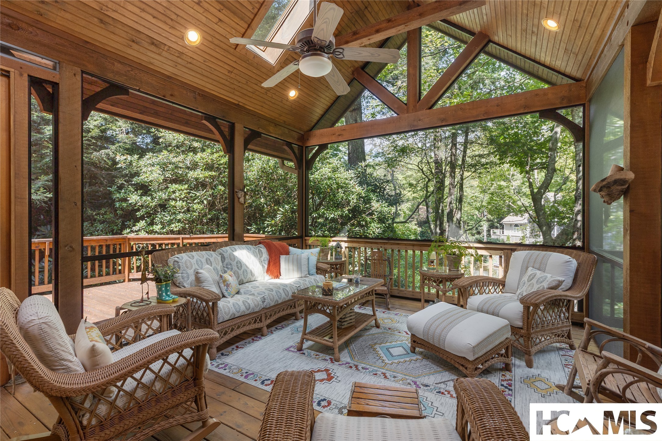 21 Crescent Trail