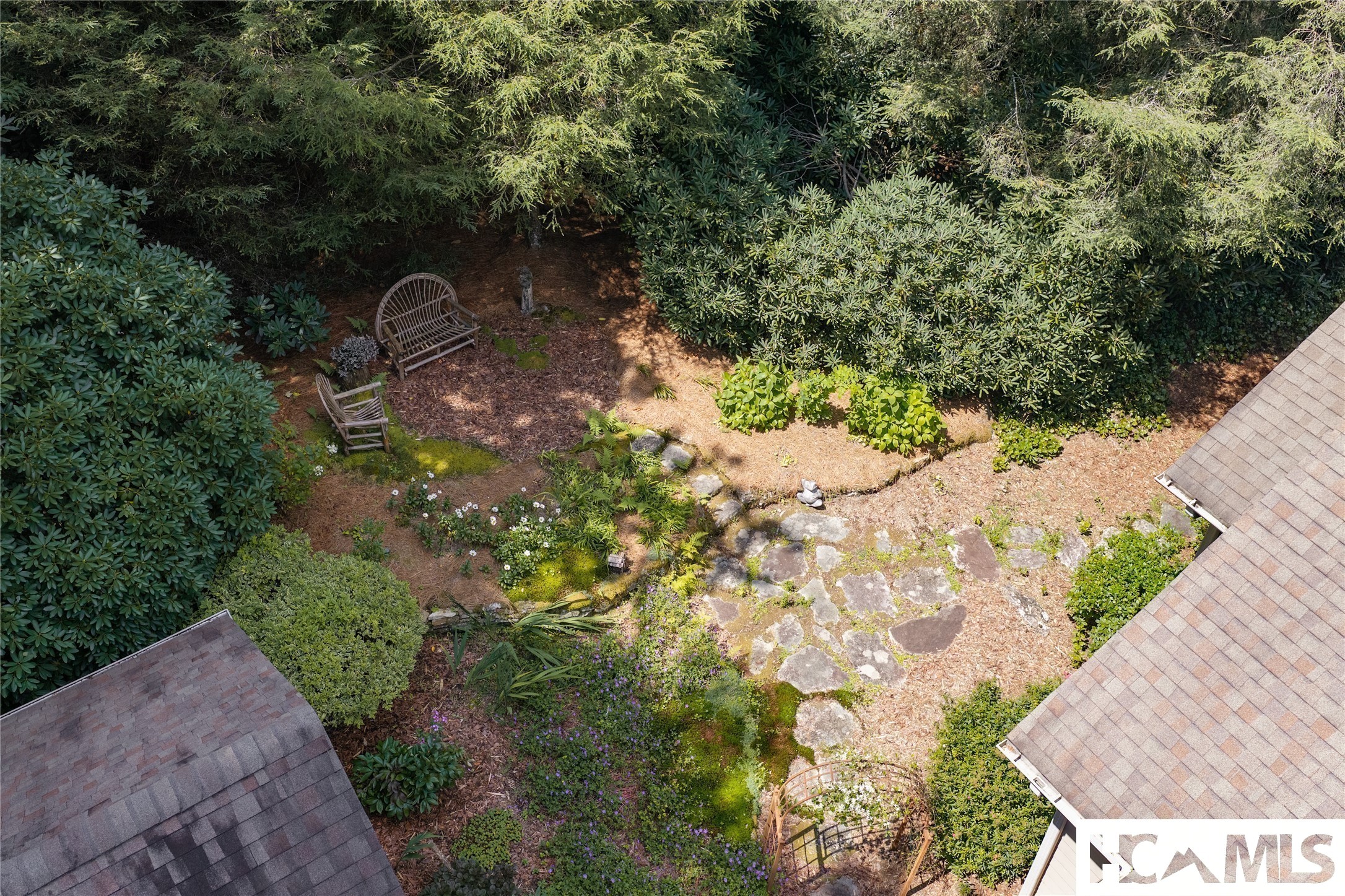 21 Crescent Trail