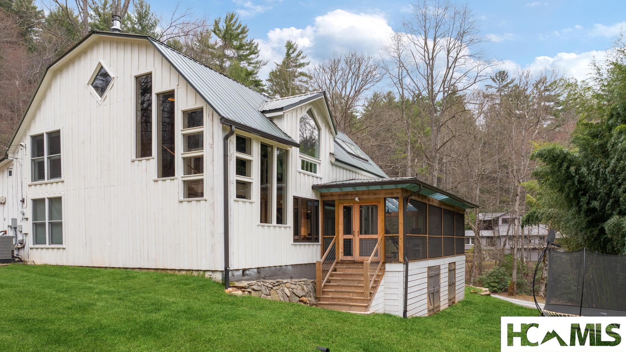 85 Hillcrest Drive