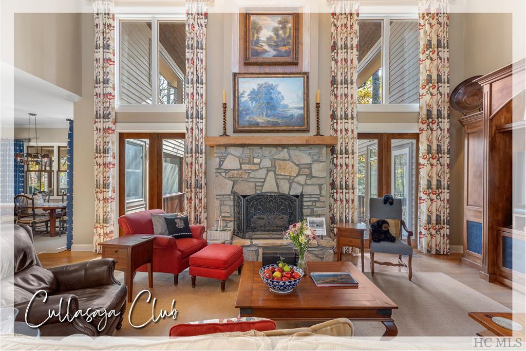 17 Lake Court