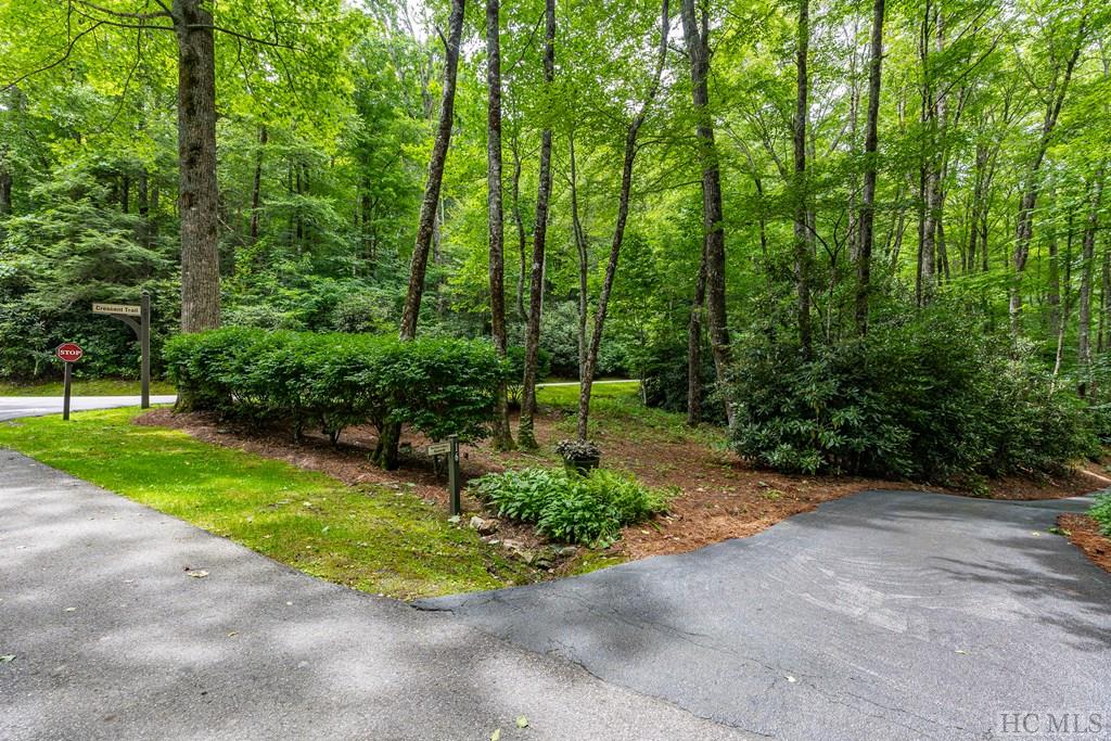 16 Hemlock Way