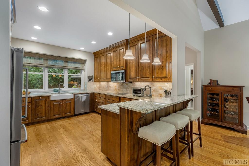 16 Hemlock Way