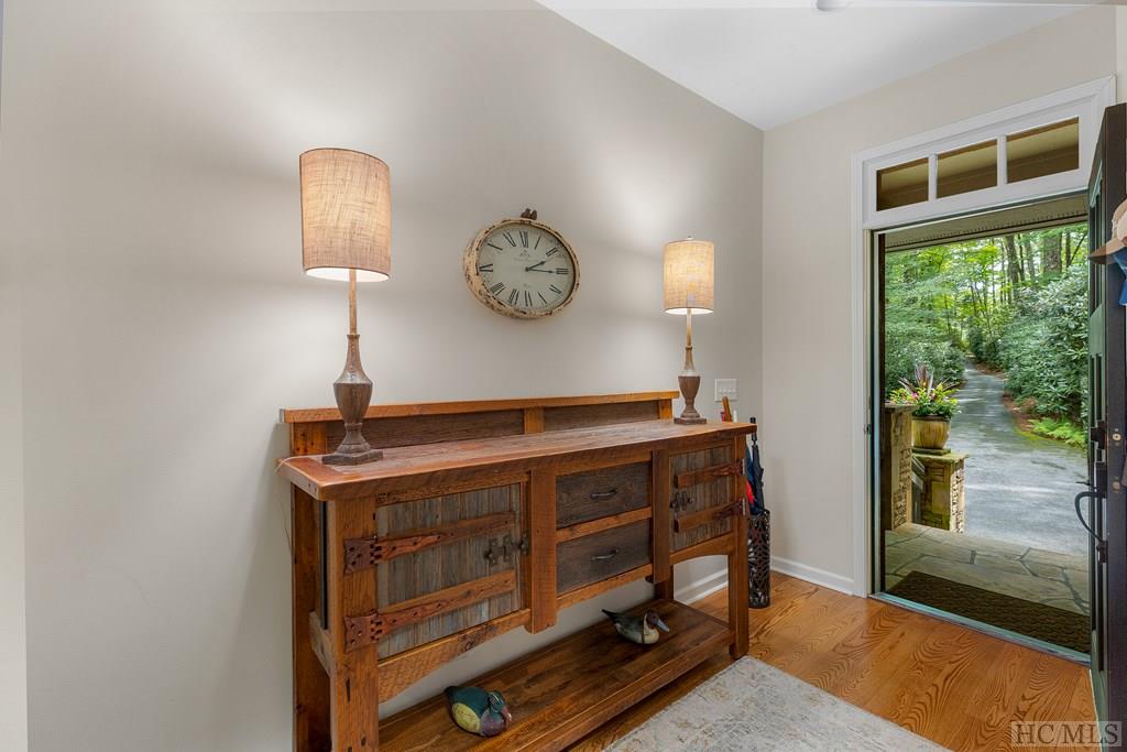 16 Hemlock Way