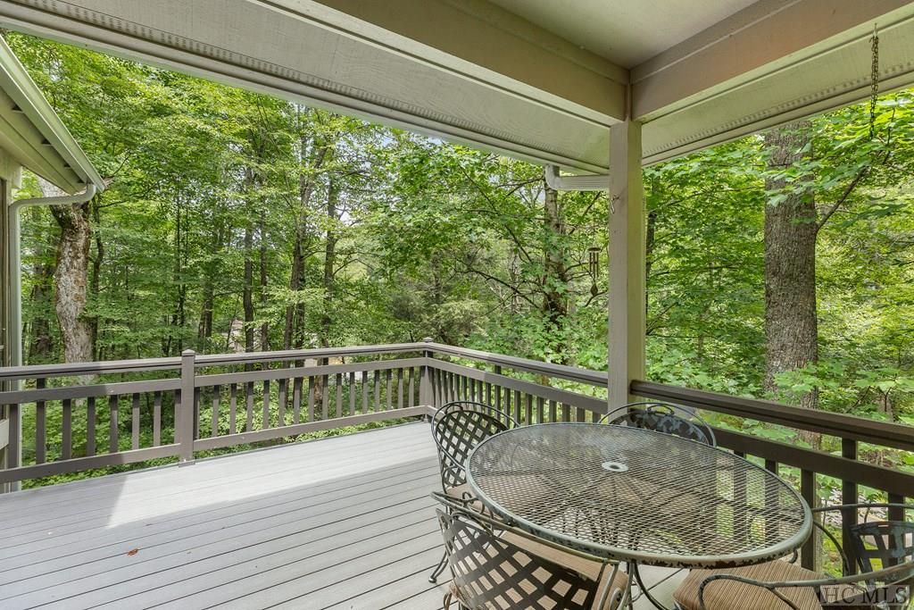 16 Hemlock Way