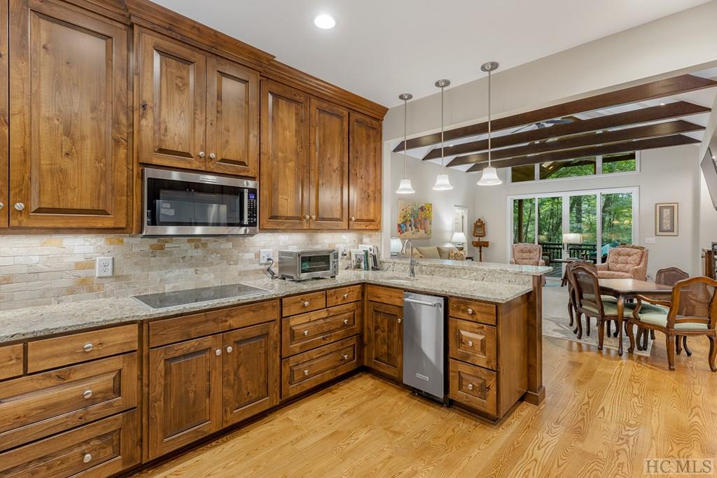16 Hemlock Way