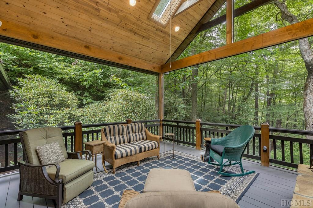 16 Hemlock Way