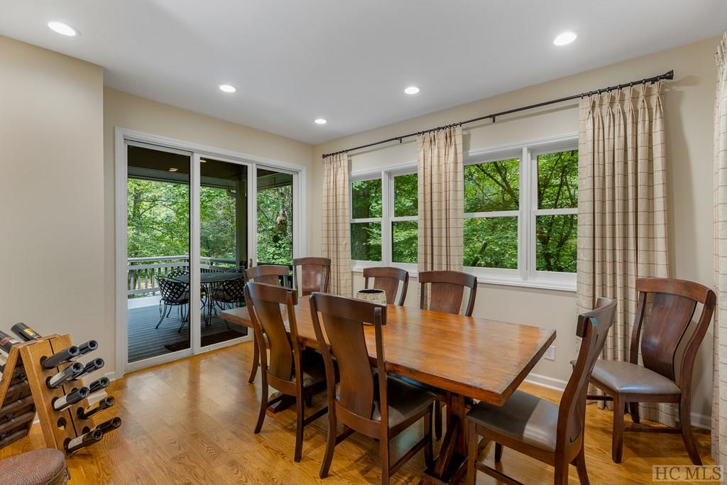 16 Hemlock Way