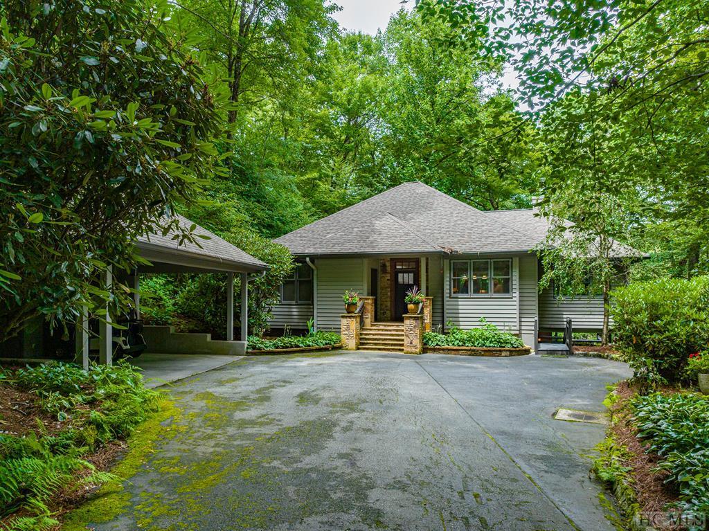 16 Hemlock Way