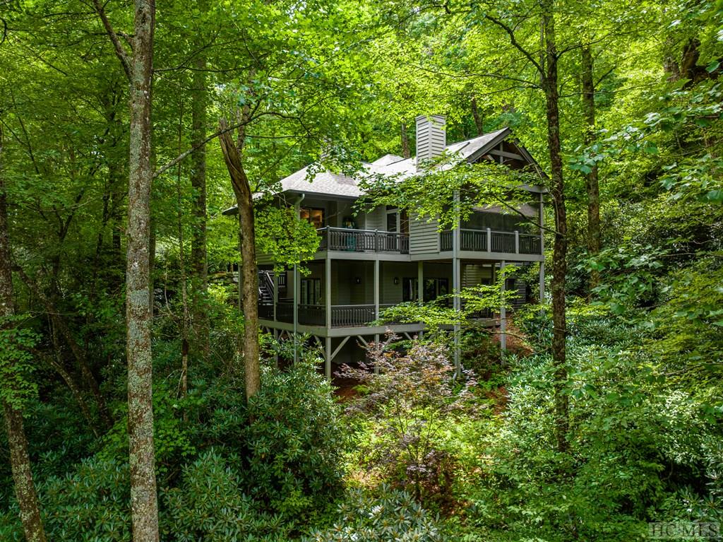 16 Hemlock Way