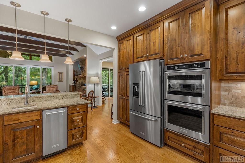 16 Hemlock Way