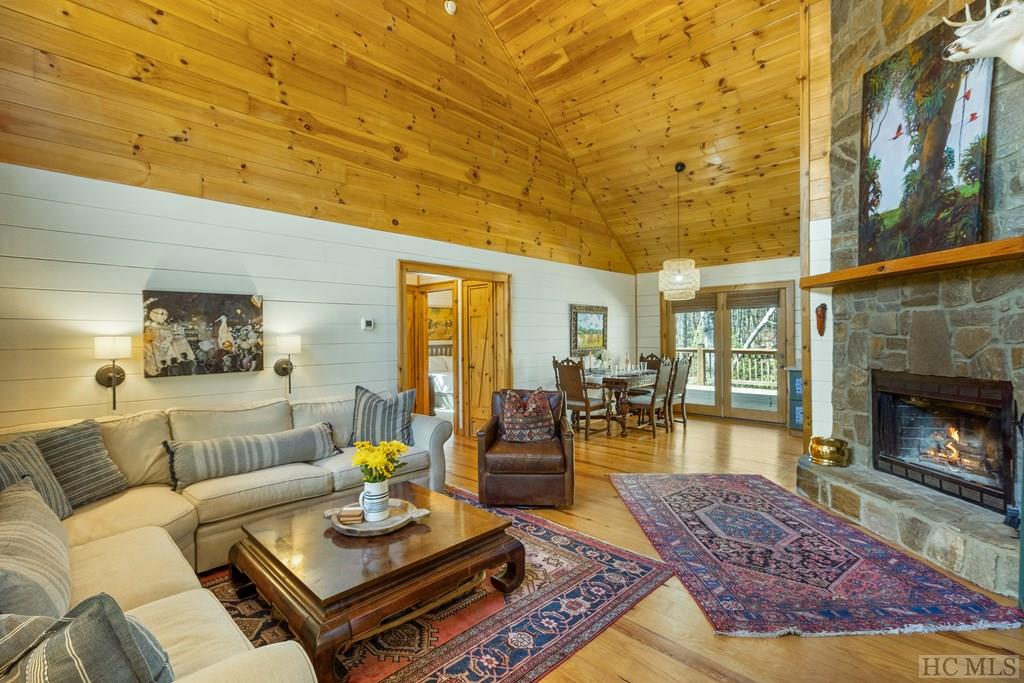 275 Catesby Trail