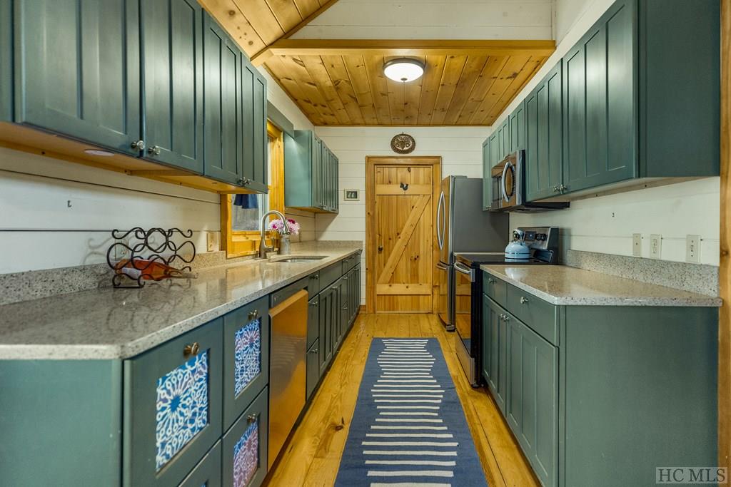 275 Catesby Trail
