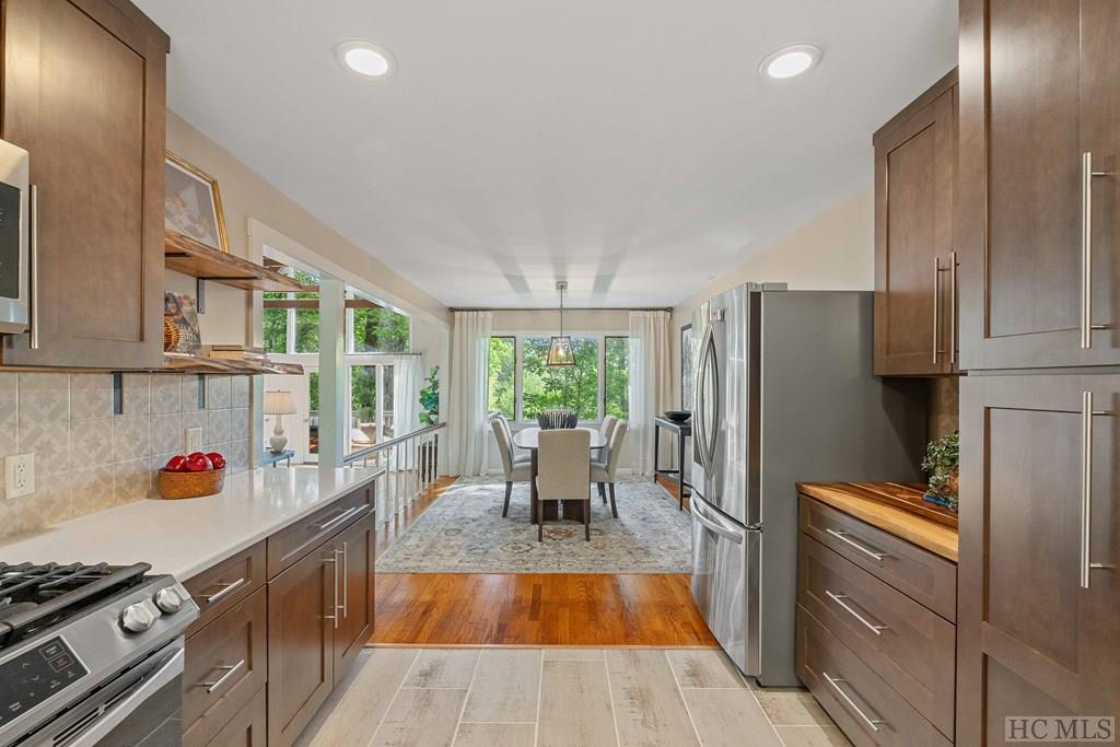 703 Dog Mountain Road
